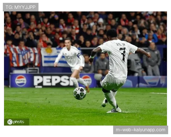 皇马欧冠点球争议 VAR取消贝林厄姆犯规判罚 皇马欧冠点球争议 VAR取消贝林厄姆犯规判罚